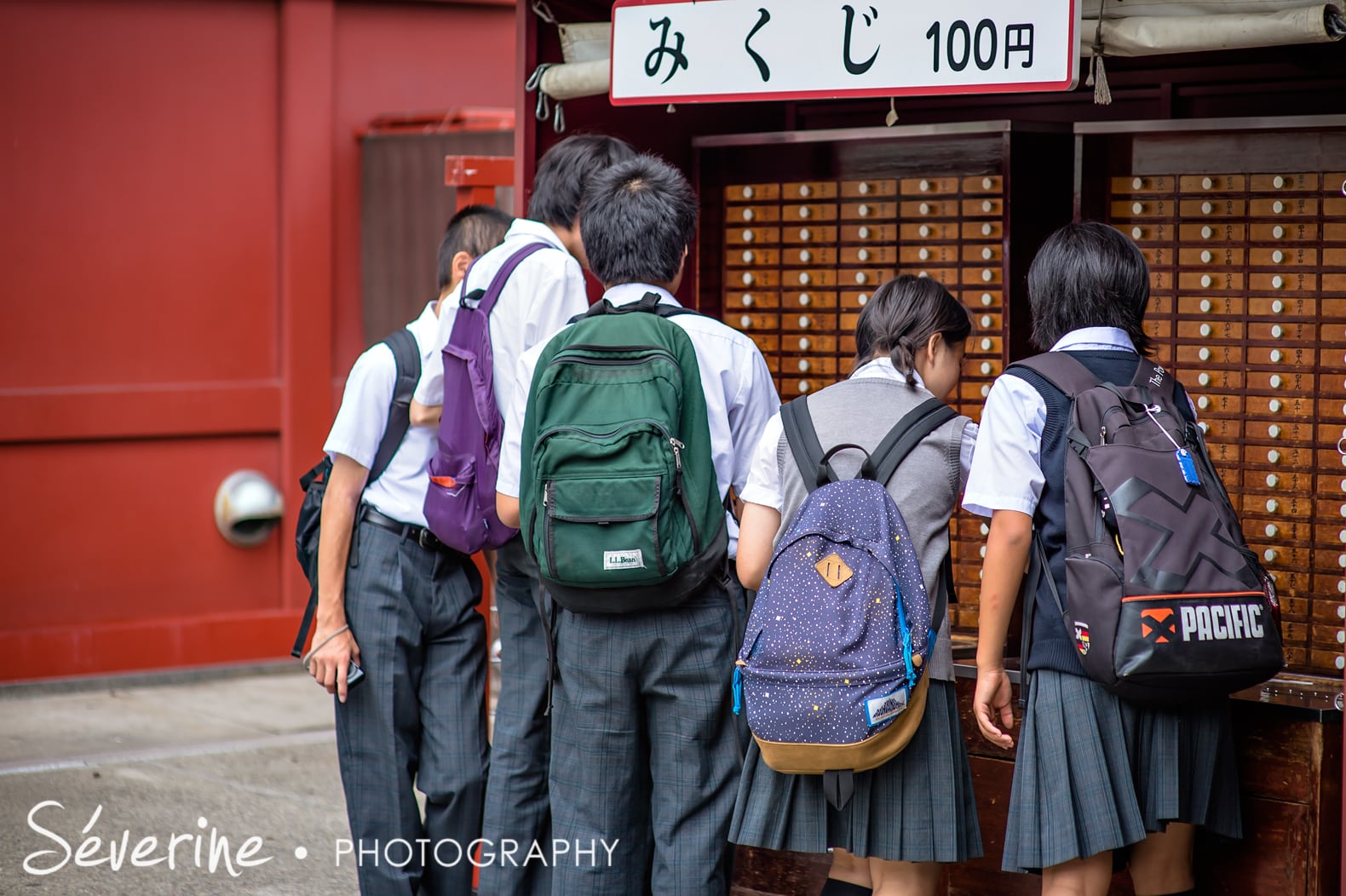 Tokyo Students at temple